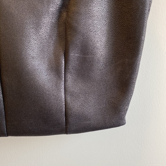 Dynamite Off Shoulder Crop Top - Picture 2 of 3